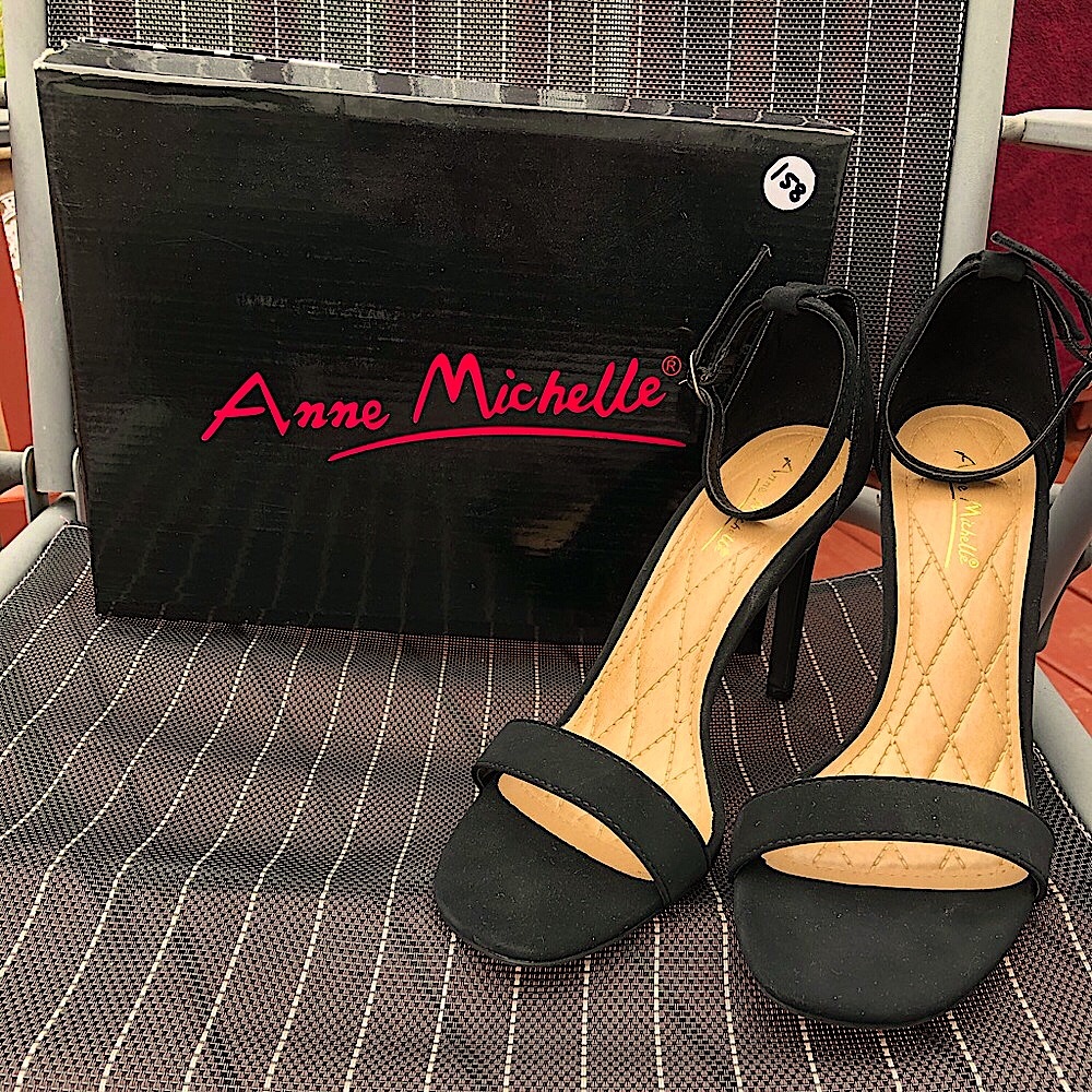 NWOT Anne Michelle Black Heels